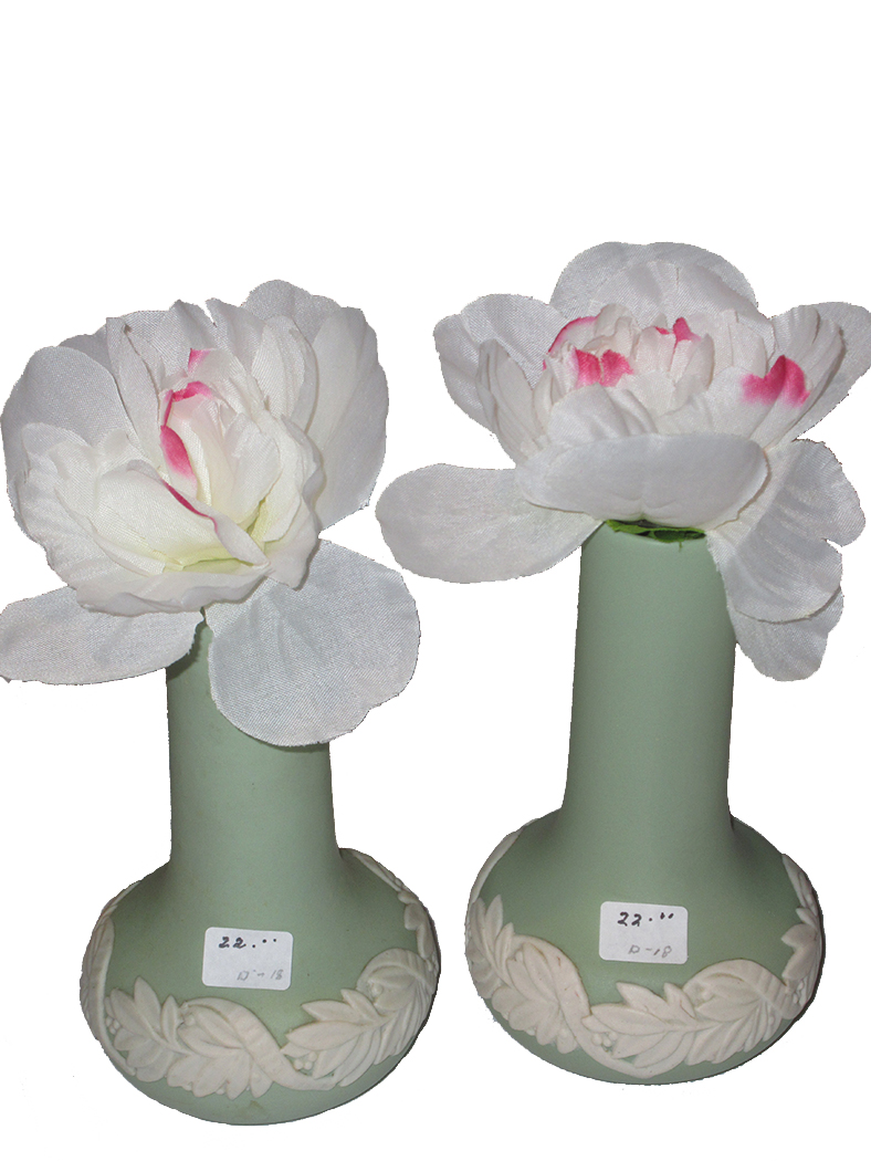Flower vase green Bulb base w/narrow tall stem