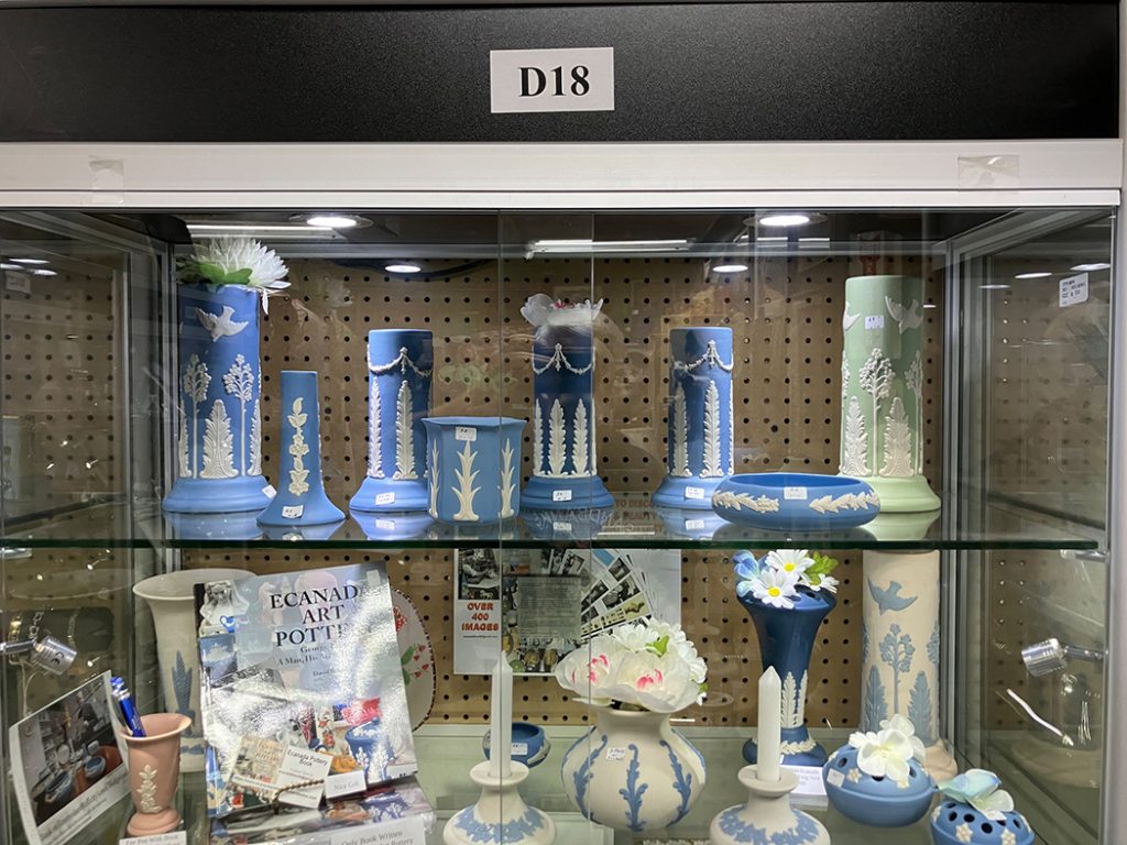 D18-top shelf mainly Blue & White Vases